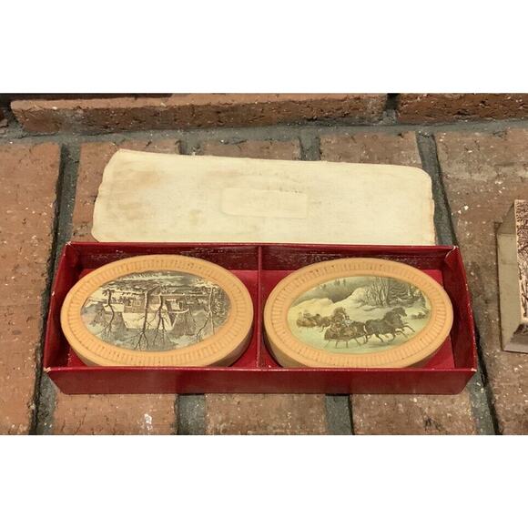 Vintage Avon 1876 Winterscapes 2 Special Occasion Fragrance Bar Soaps - Picture 2 of 5